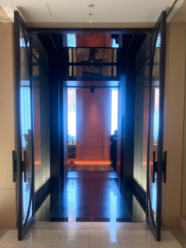 レストラン入り口