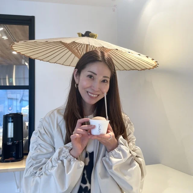 ご当地グルメ「いもんね」のジェラート大福を堪能