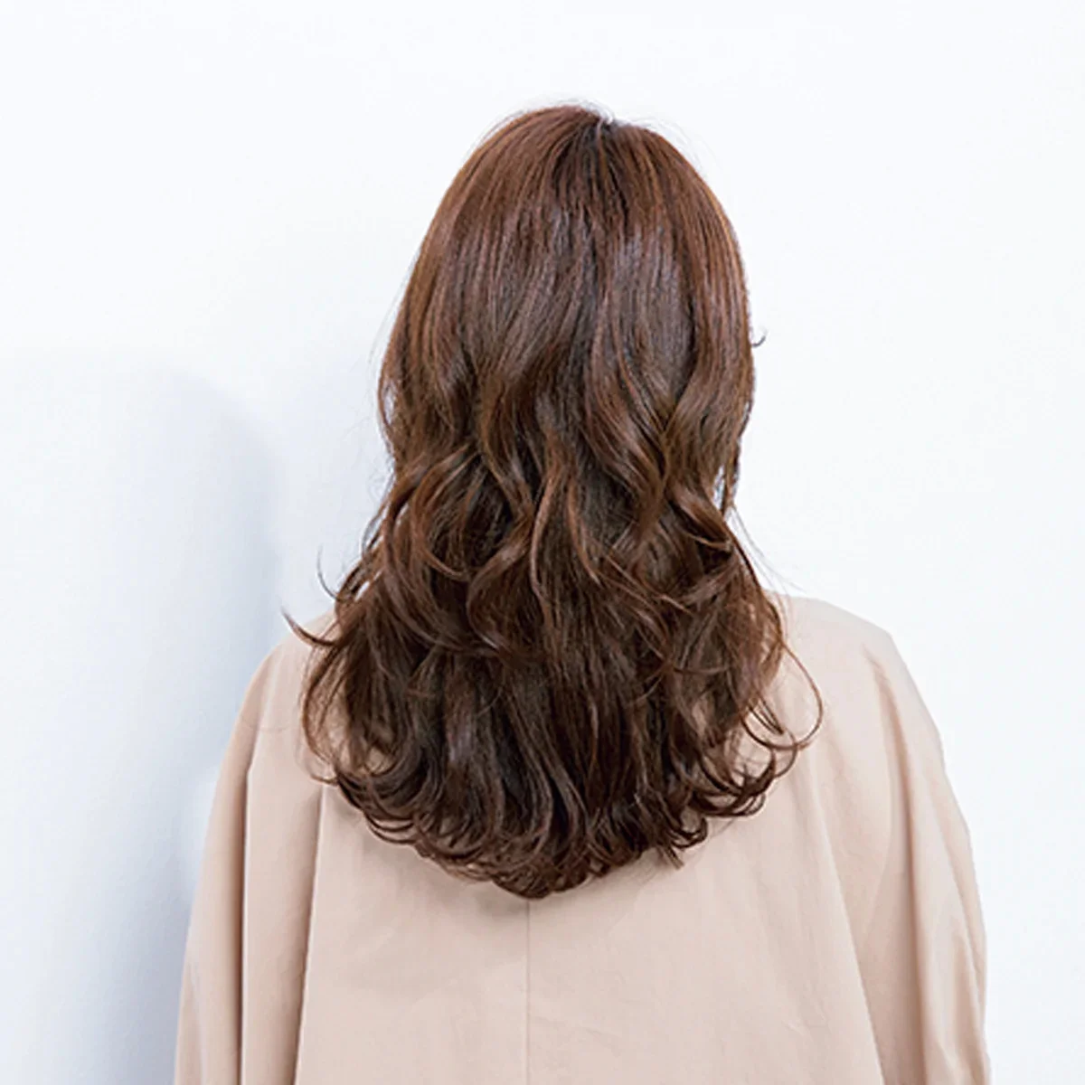 後ろから見た人気ロングヘアスタイル7位の髪型