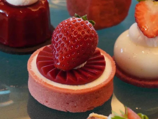 プラリネとオレンジのタルトいちごチョコレート