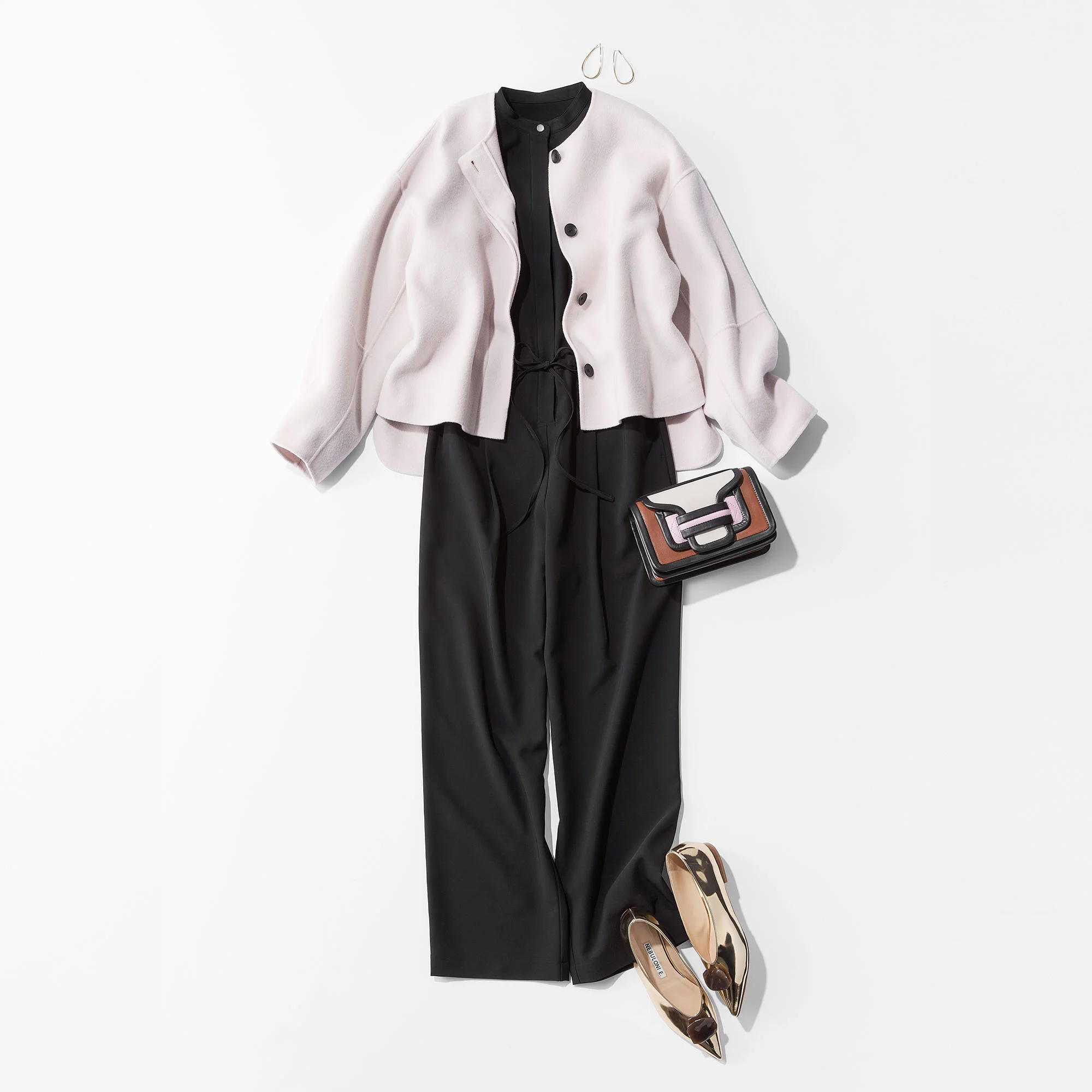 40代ファッション カーディガン×オールインワン×パンプスコーデ