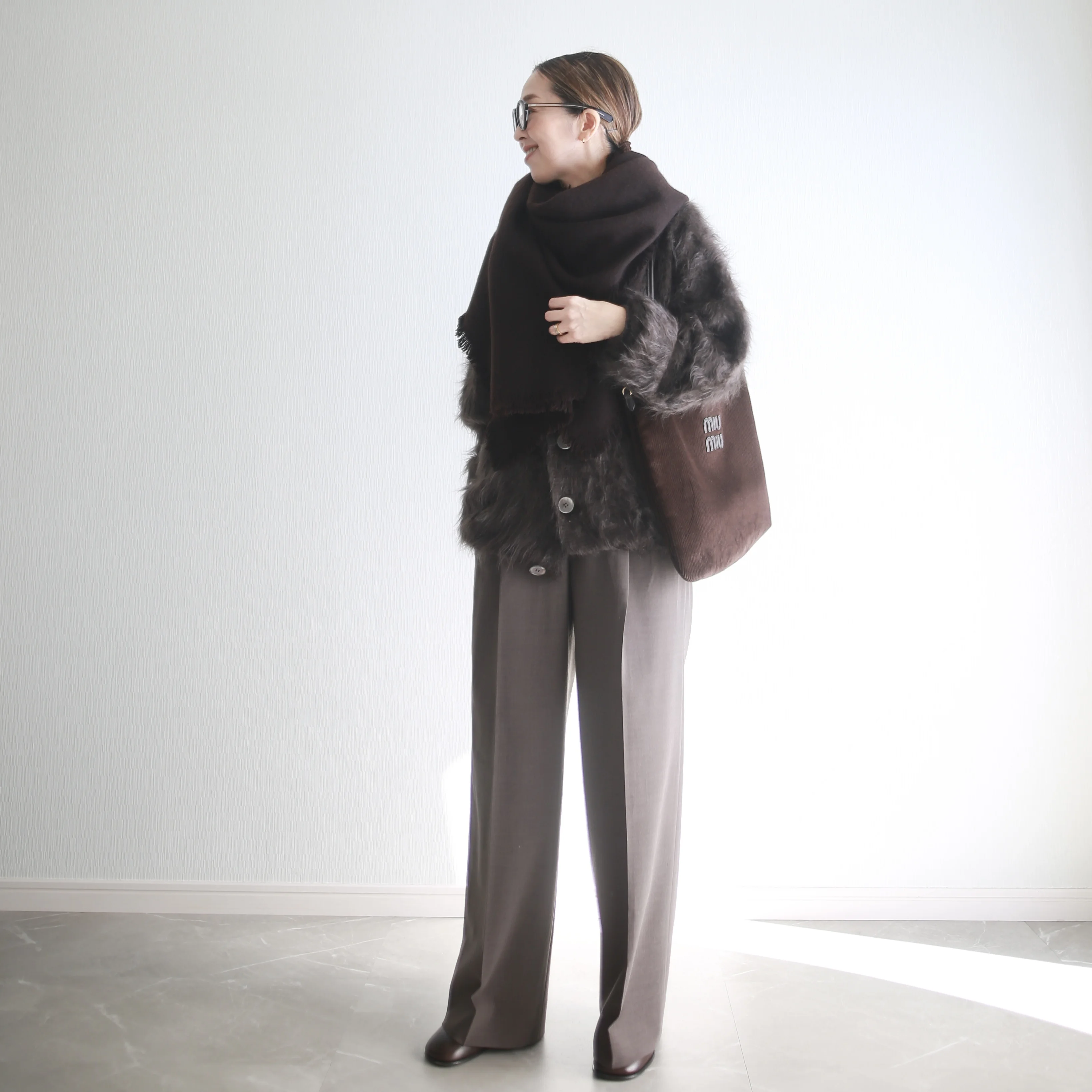 blamink カシミアファーカーディガン　ダークブラウン　着こなし術　betoupe miumiu drawer