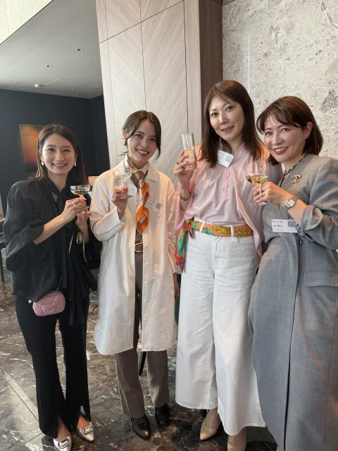 大人の“きれい色”はこう着る。美女組オフ会スタイル_1_11-2