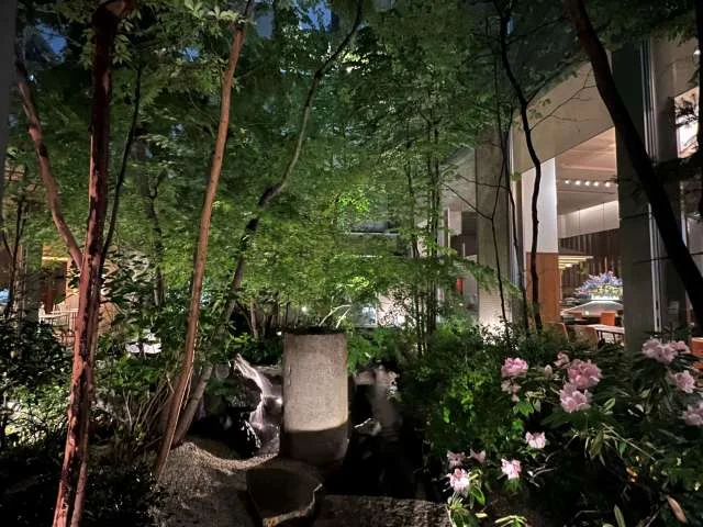 庭のホテル東京