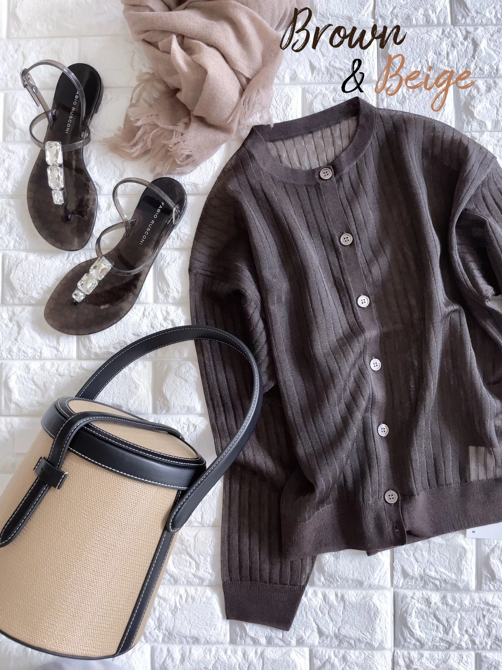 夏物買うならこの色! 今から秋まで使えるコスパ服【Akaneの40代・コスパコーデ術#21】_1_11