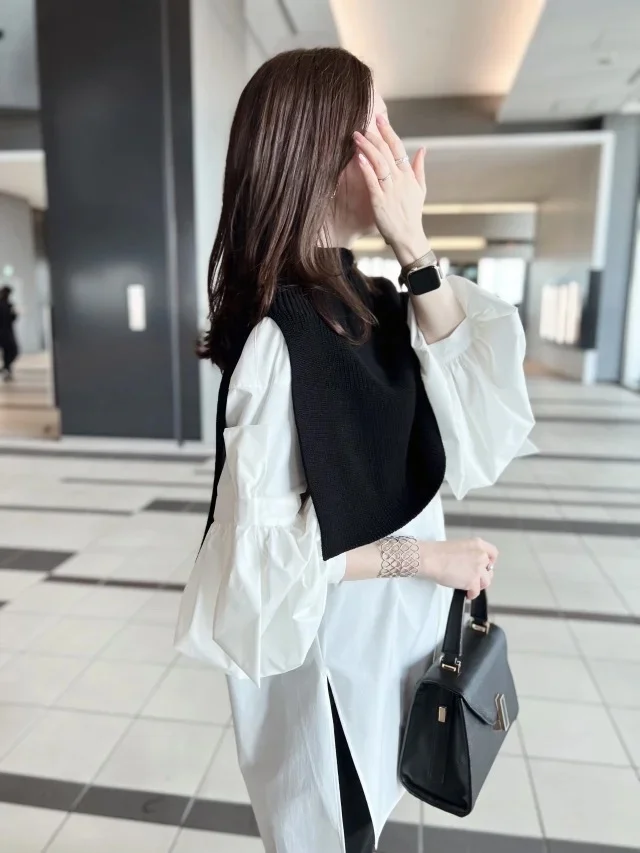 40代の白シャツ、悩まない！ 今っぽく洗練される選び方と大人フェミニンな着こなし_1_3