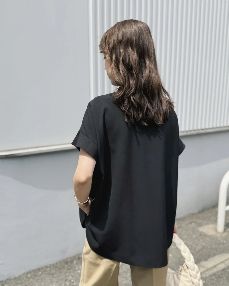 さらふわボウタイブラウス