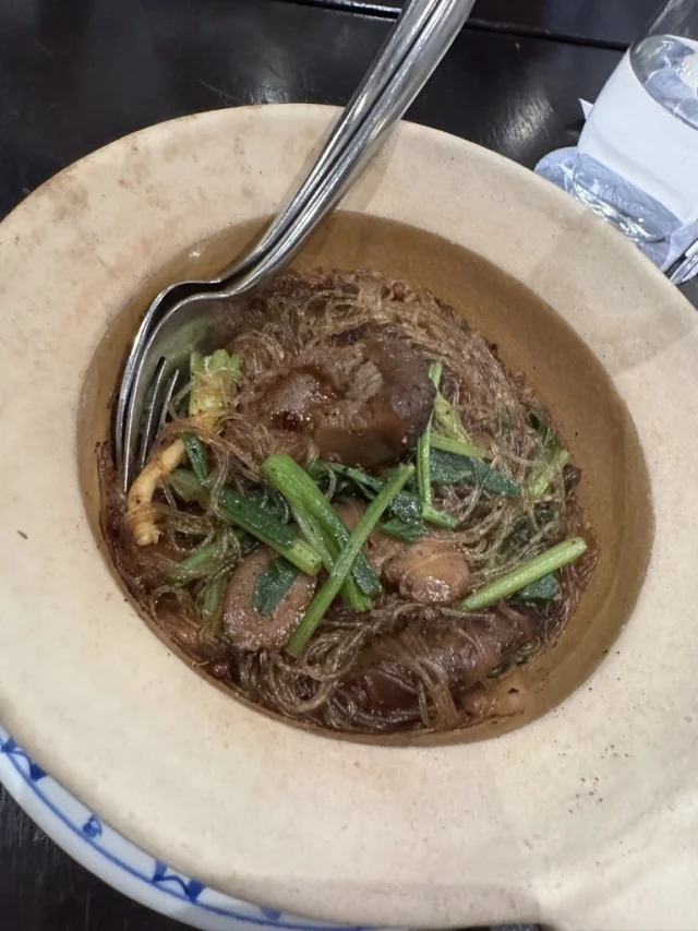 バンコク　レストラン　Plu