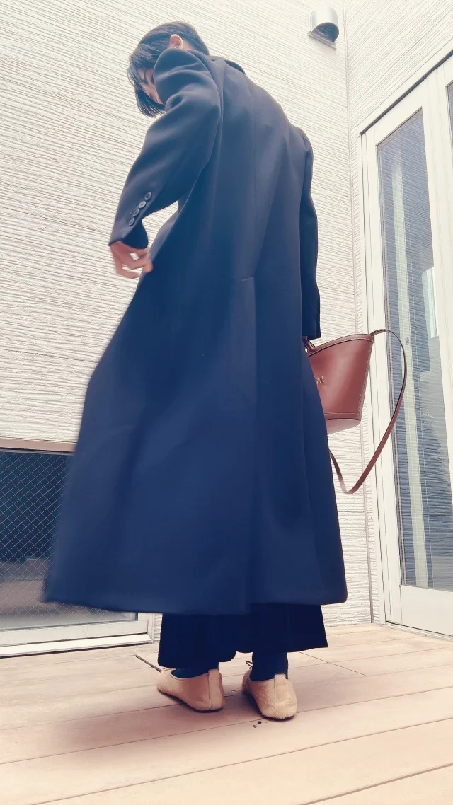 ベーシックにこだわる。ZARAで黒コートの新調。_1_4-1