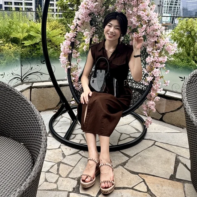 涼感と華やかさを一枚で。ZARAワンピースで叶える夏の品格コーデ_1_5
