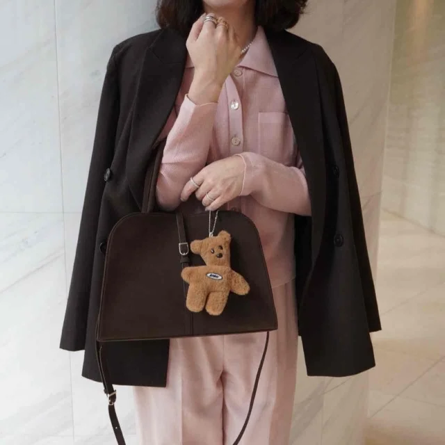 ジャケットのインナーとしても着用