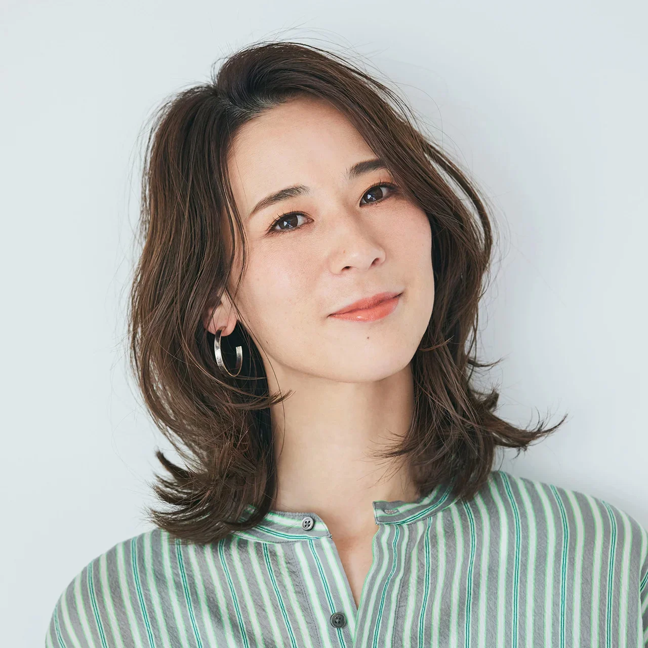 前から見た　40代人気ヘアスタイル8位