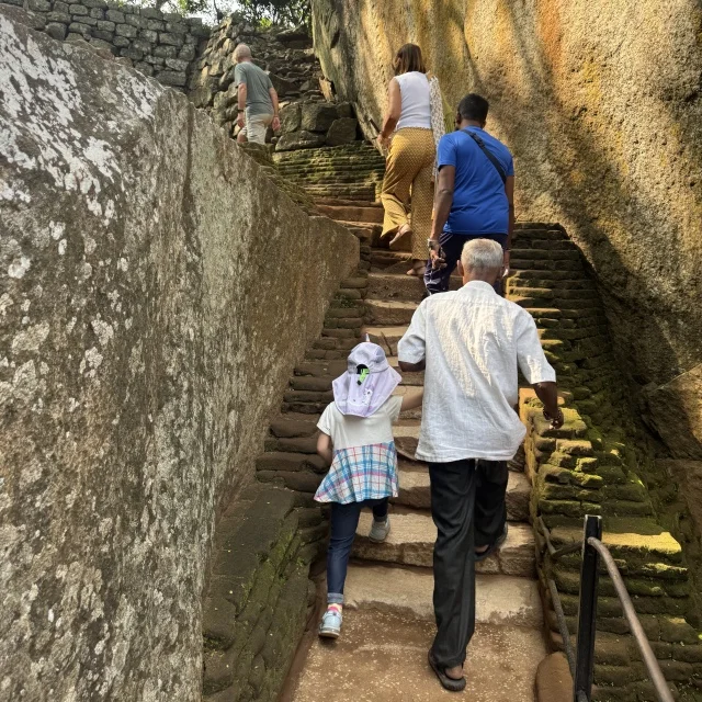 子連れで挑んだ、世界遺産シギリヤロック登頂！【スリランカ旅行①】_1_12