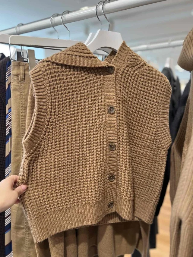 ワッフルニットフーデッドベスト（¥3,990）