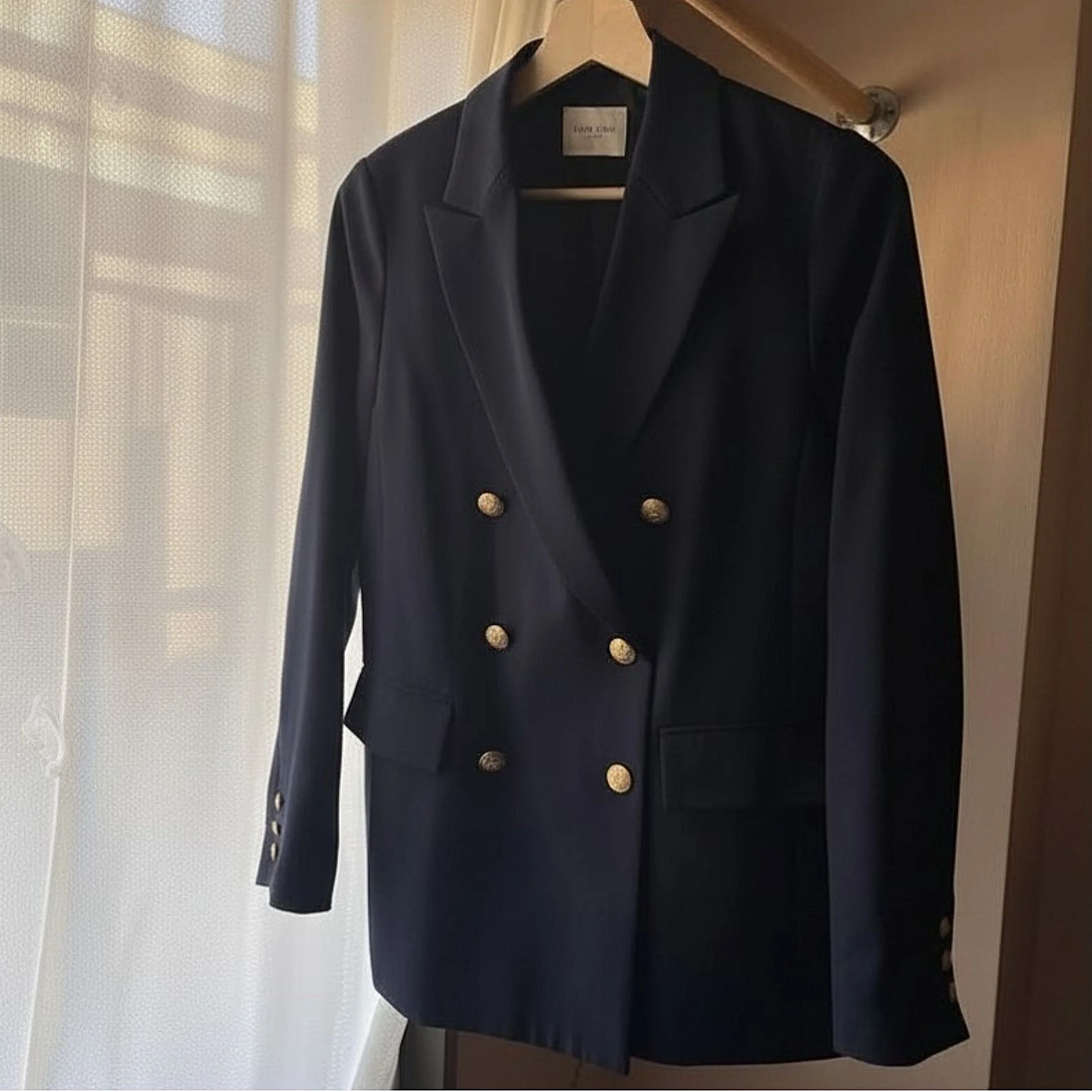 デミルクス　ビームスの紺ブレ