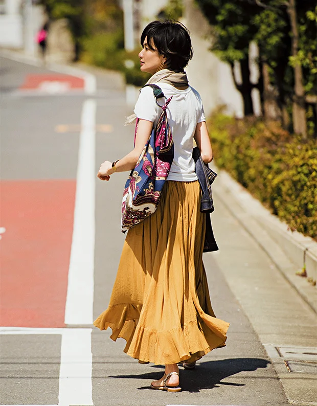 スタイリスト福田亜矢子が提案。フラットサンダルでラフに楽しむ 「ふんわりロングスカート」_1_2