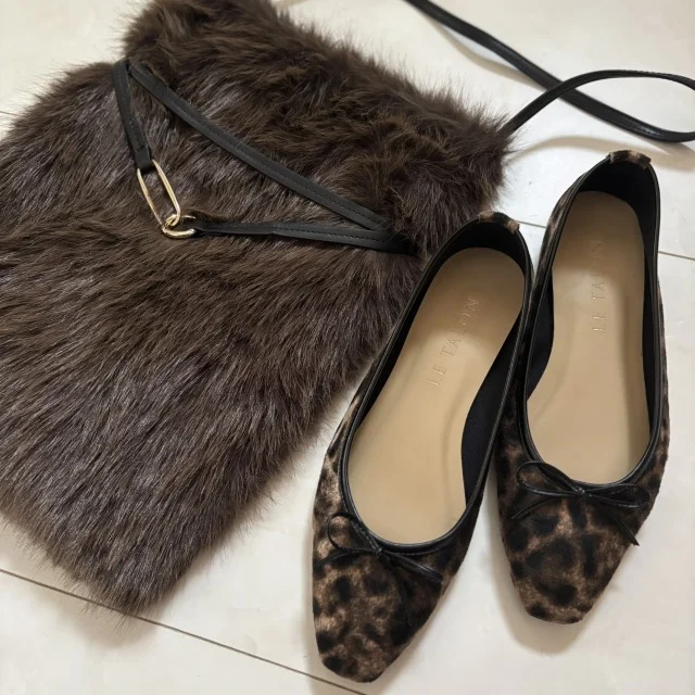 GALLARDAGALANTEのファーバッグとLE TALONのレオパード柄パンプス