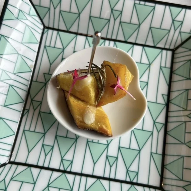 プラダアフタヌーンティー