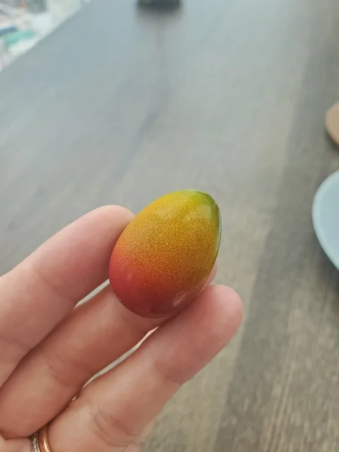 ミニャルディーズのマンゴーのチョコレートボンボン