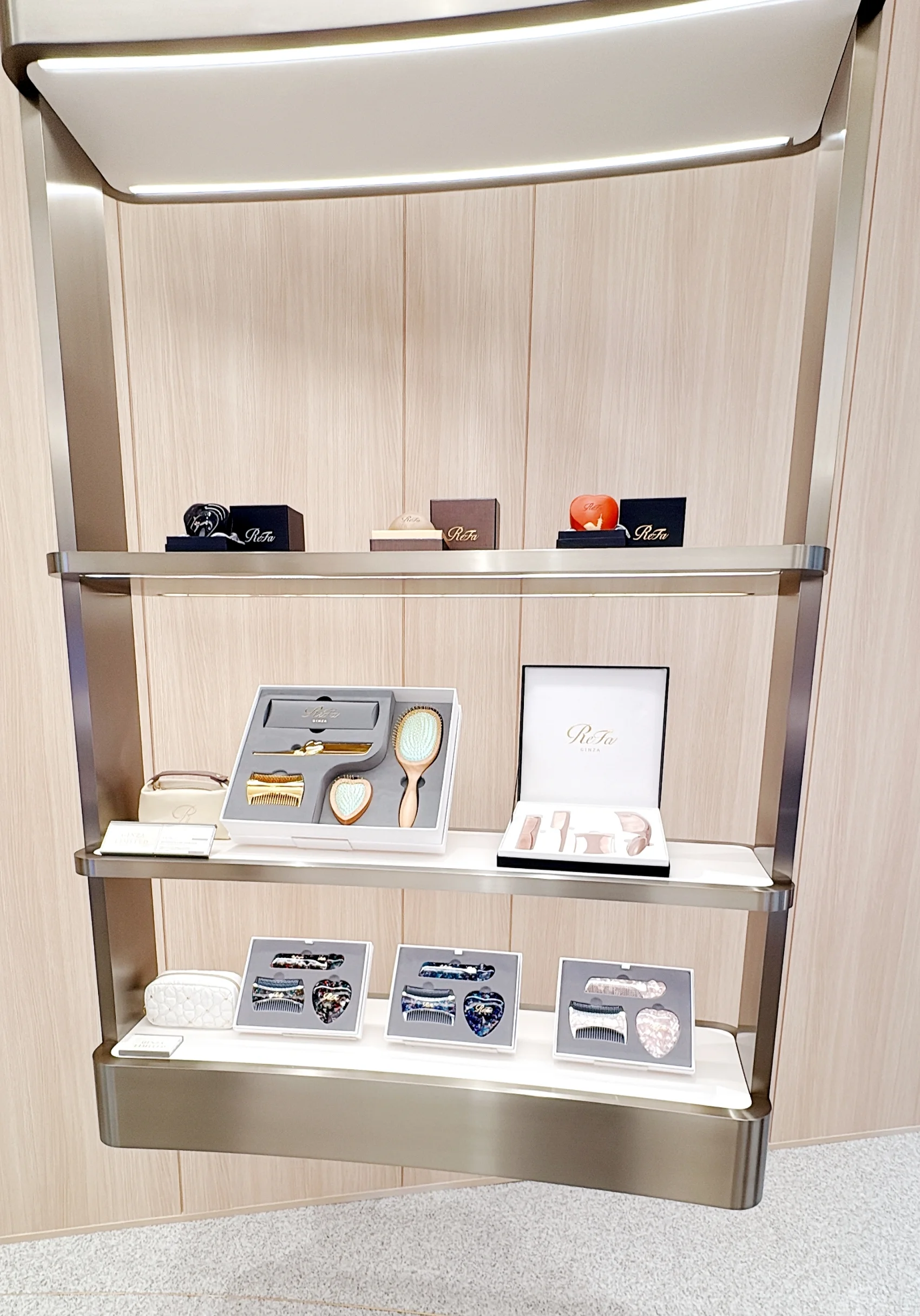 ReFa リファ GINZA  銀座　旗艦店