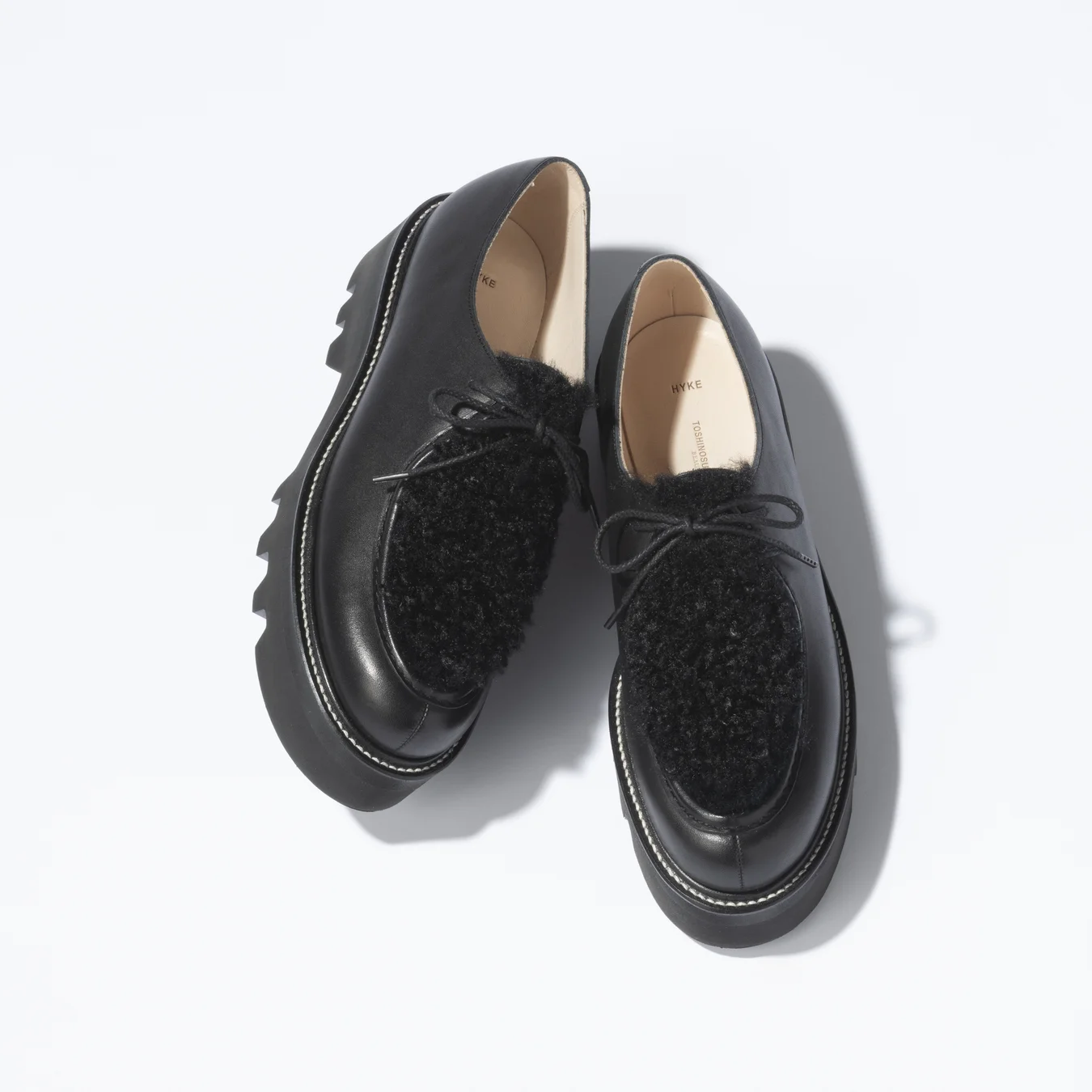 beautiful shoes×HYKEのボアトラックシューズ