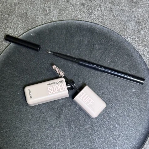 春コスメ　アイブロウ