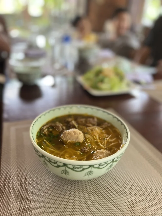 フエ　ベトナム料理　ブンボーフエ