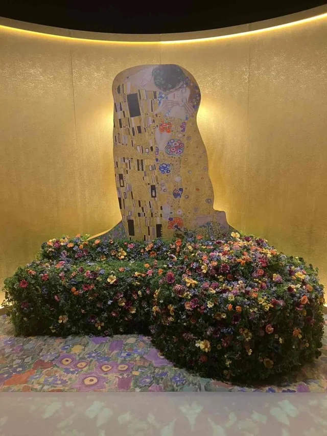 作品の世界に入り込めるフォトブース