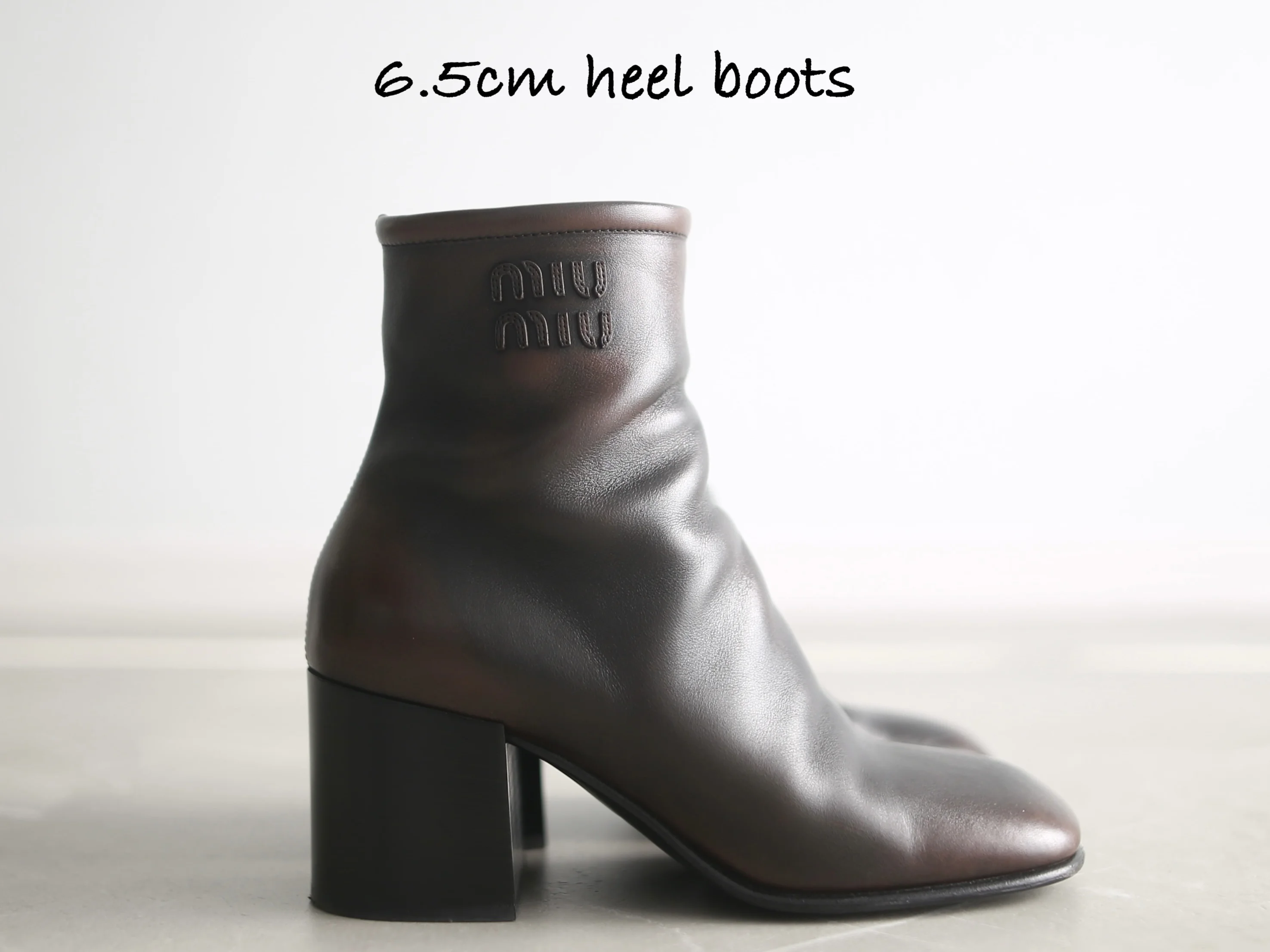 miumiu 2025aw ショートブーツ　ブラウン