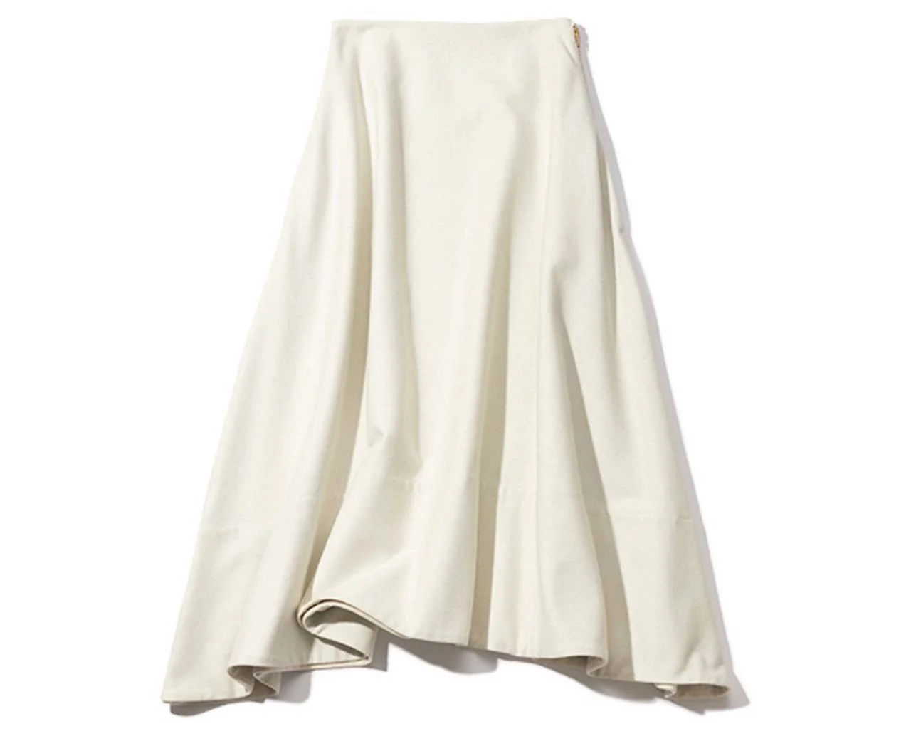 マディソンブルーの白のフレアスカート