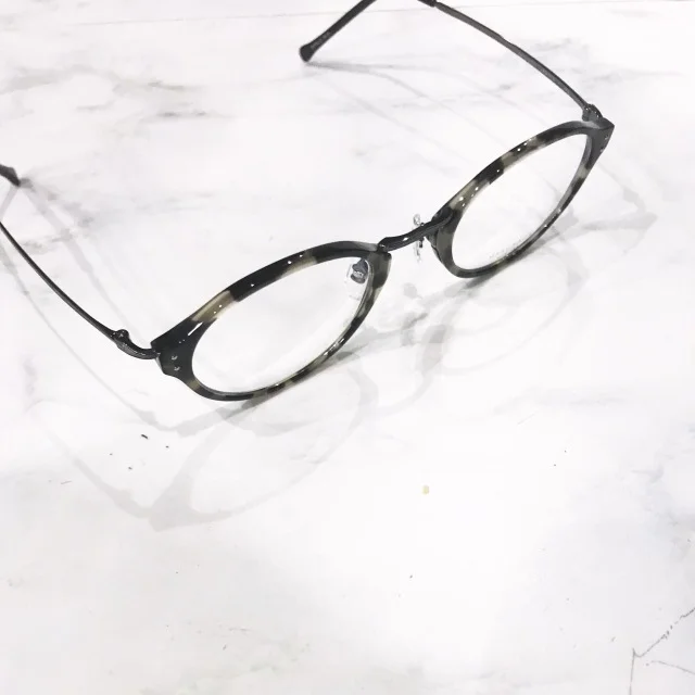 正しいメガネの選び方_1_1
