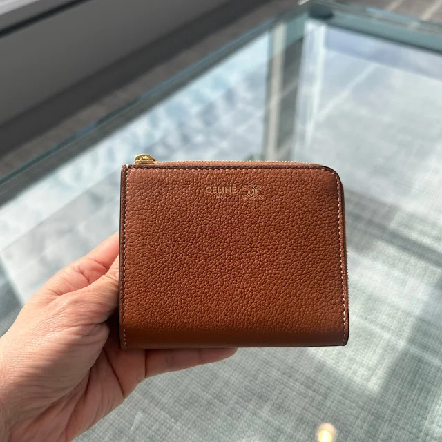 【CELINE】3/5は開運日！春の始まりに迎えた洗練バイカラーのコンパクトウォレット_1_3