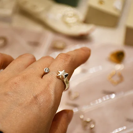 VVジュエリー、大人かわいいジュエリー、シルバージュエリー