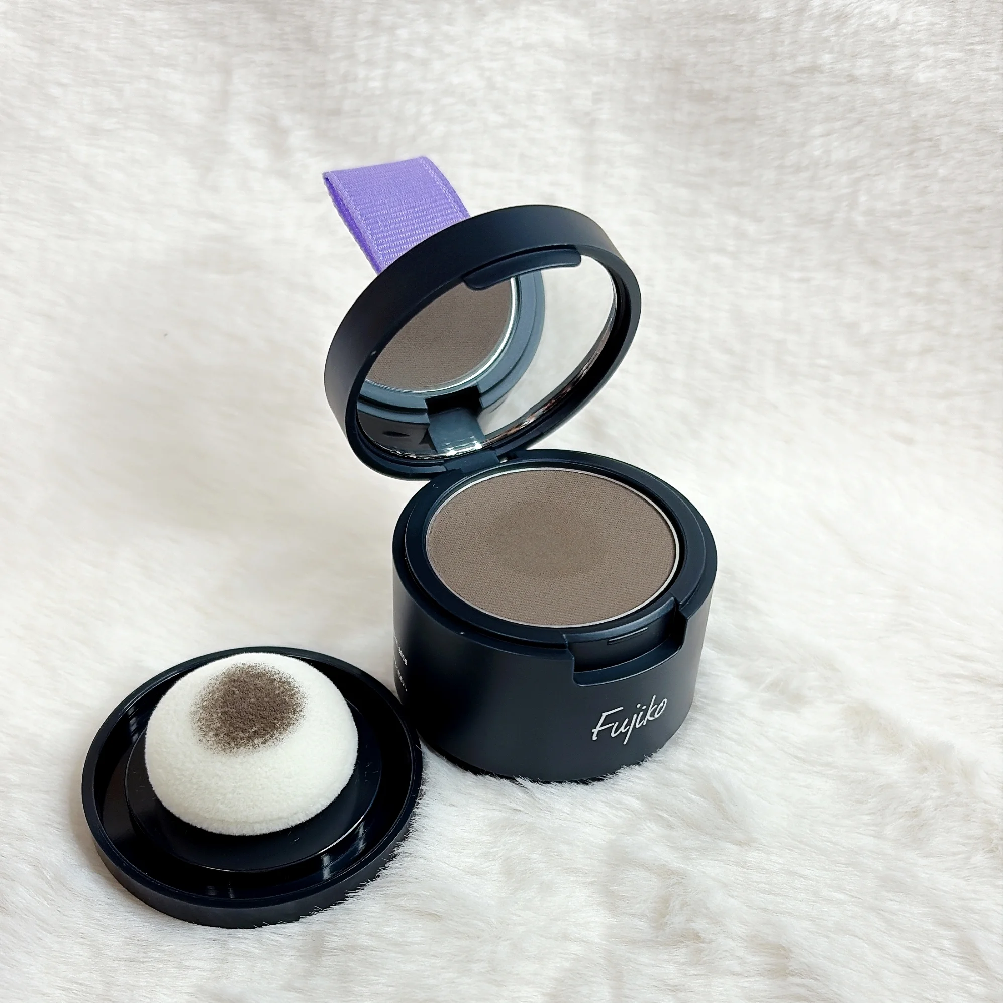 2025 冬　新作コスメ　フジコ デコシャドウ by.F  生え際の名品 Fujiko　ふたを開けたところ
