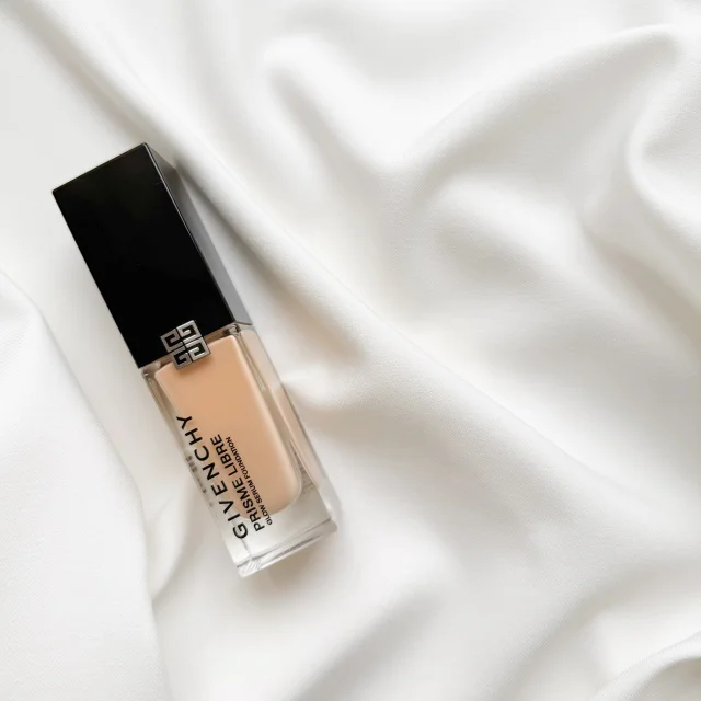 ジバンシーのファンデーション写真