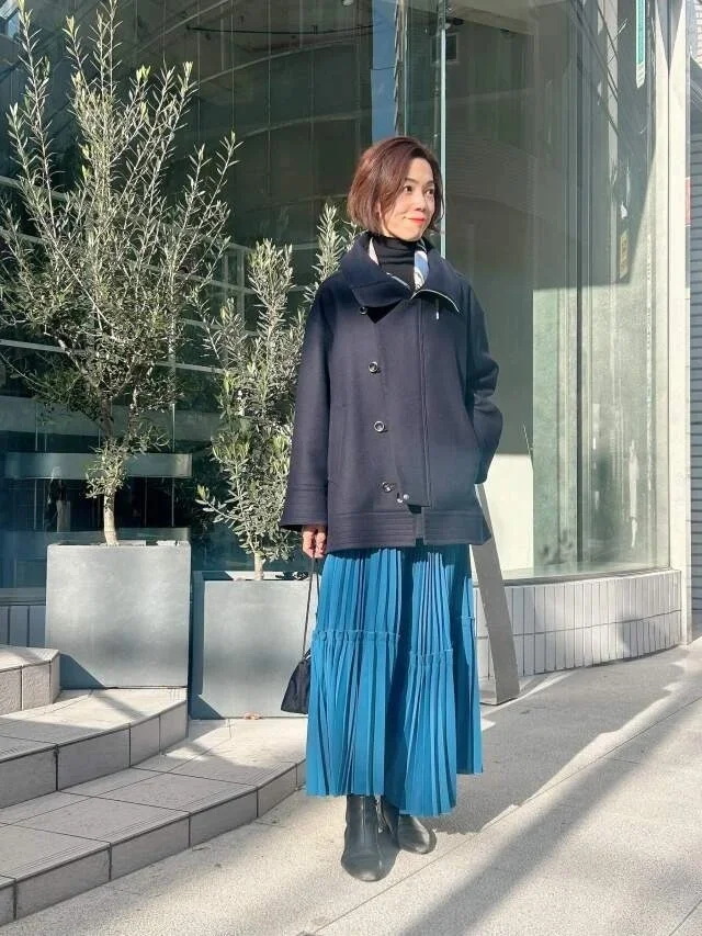 冬服をアップデート！大人のための「きれい色コーデ」_1_2