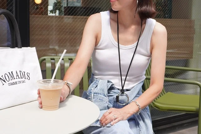【夏のデニムコーデ】40代は &quot;モノトーン小物″ で大人の抜け感を！_1_5