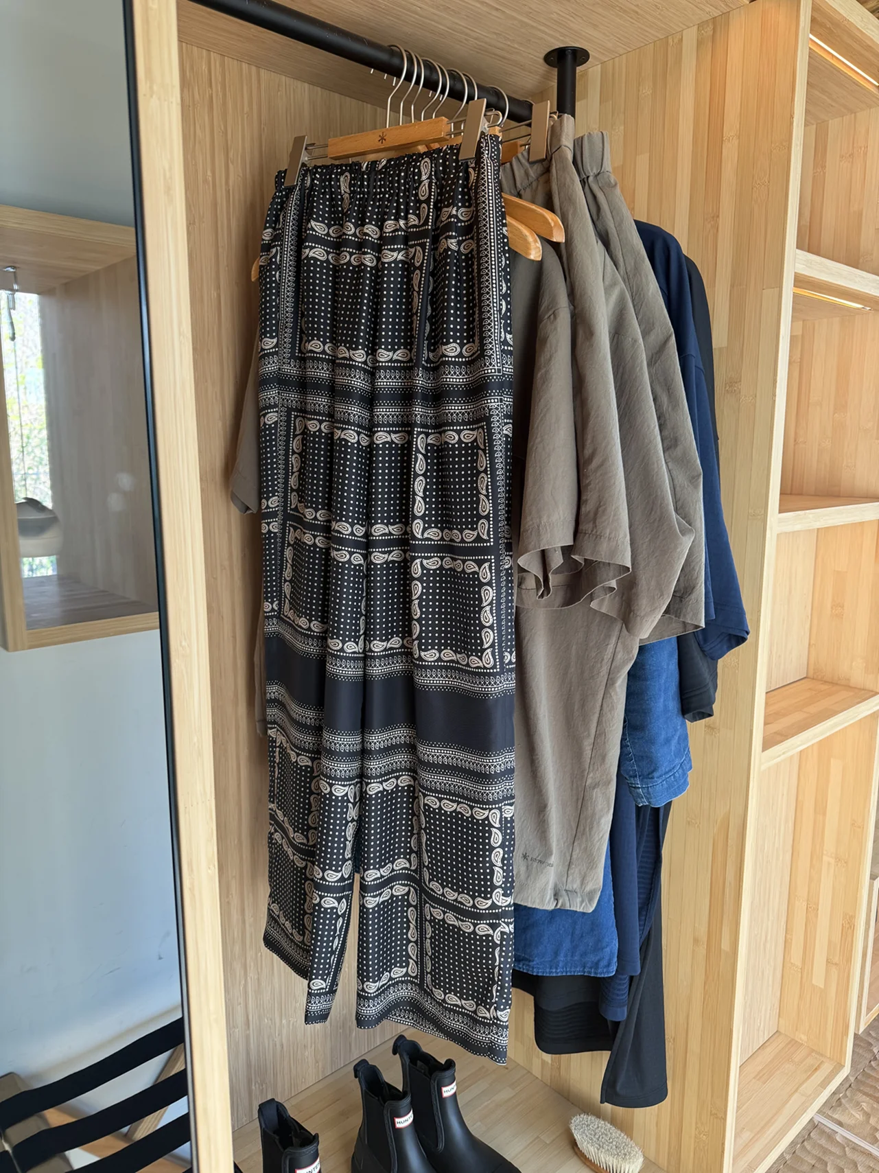 【人気エディター・東原妙子さんのホテル＆旅服】リラックス感ある着映え服で、スノーピーク発の“ミシュランホテル”を楽しむ旅_1_13