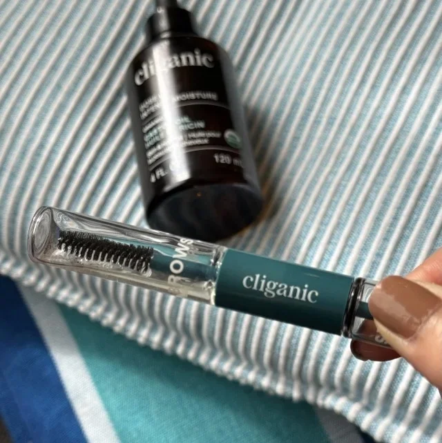 “隠す”から“整える”へ。大人の肌を格上げする、美女組のお気に入りコスメ７選_1_15