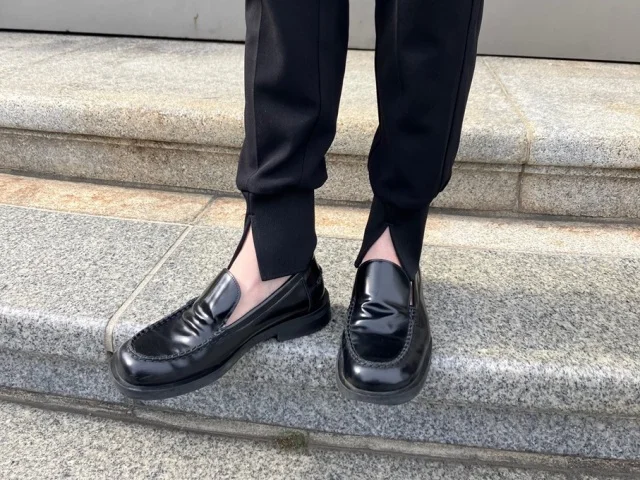 一度履いたら手放せない！【UNFILO(アンフィーロ)】“最愛ジョグパン”が大人の毎日にちょうどいい_1_4