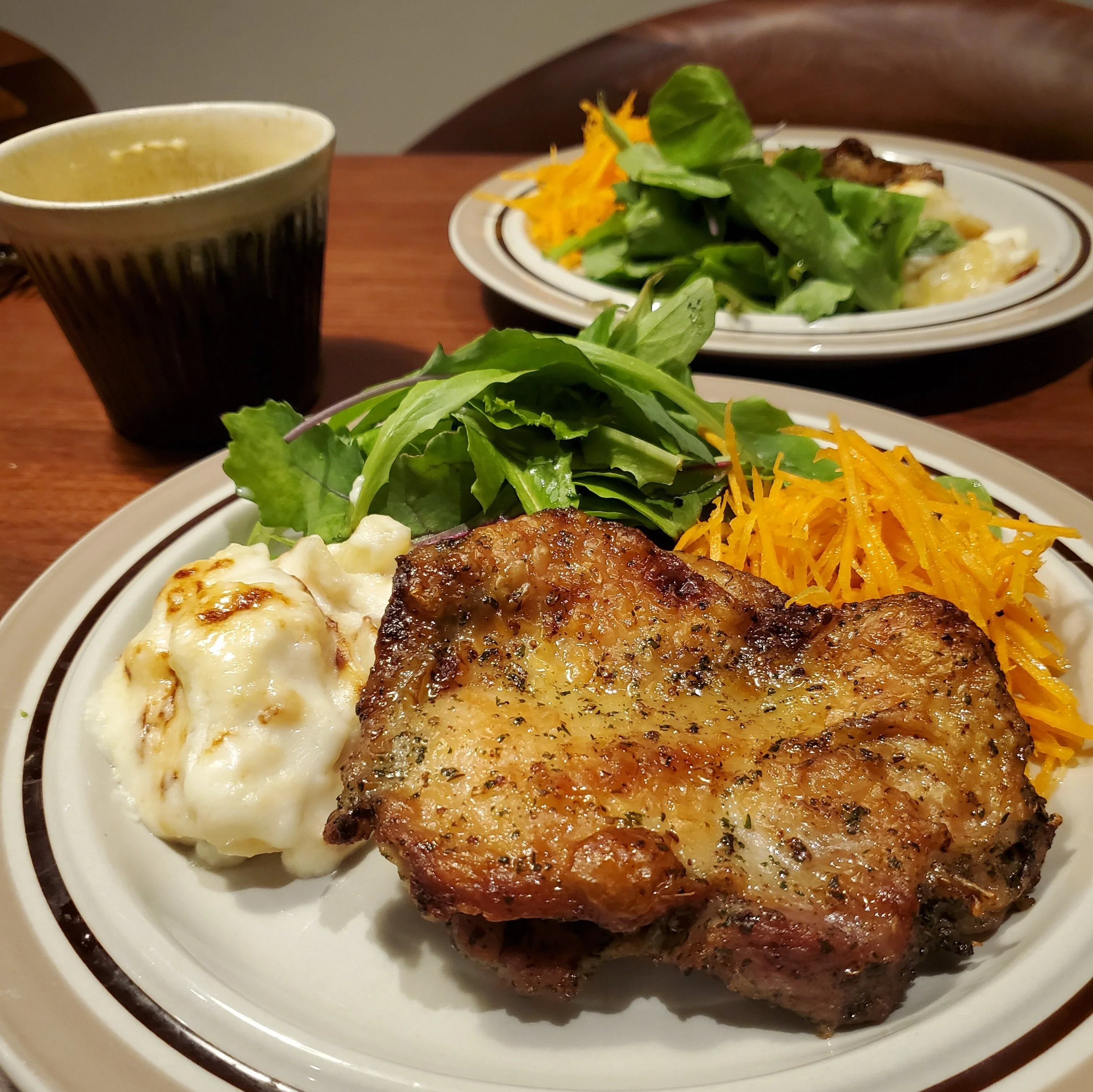 母の日は食卓で感謝を贈る ロイヤルデリの洋食セット