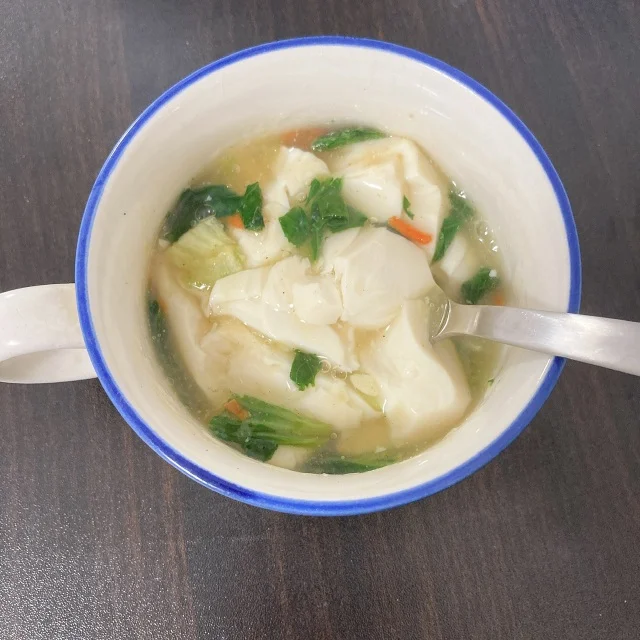 忙しい日にぴったりな「豆腐と食べるスープ」_1_2