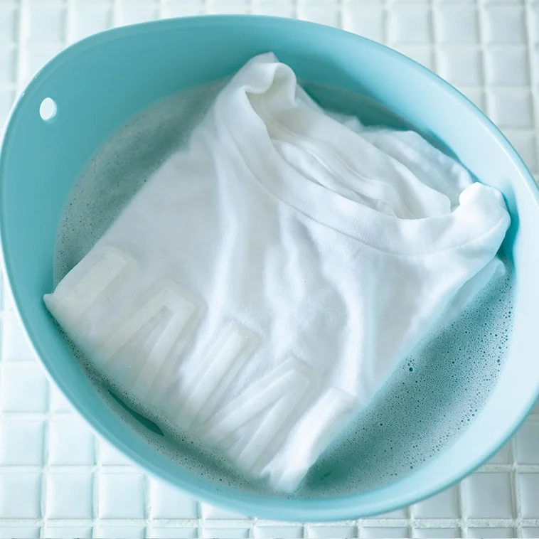 白シャツ・白Tシャツ・白ボトムを真っ白にキープするお手入れ法
