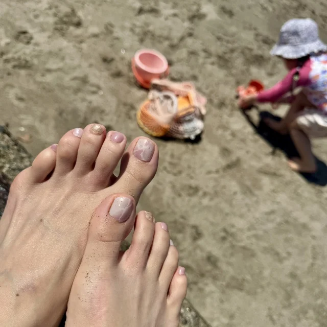 手も足もシールを貼るだけ!セルフジェルで叶える夏ネイル!_1_4