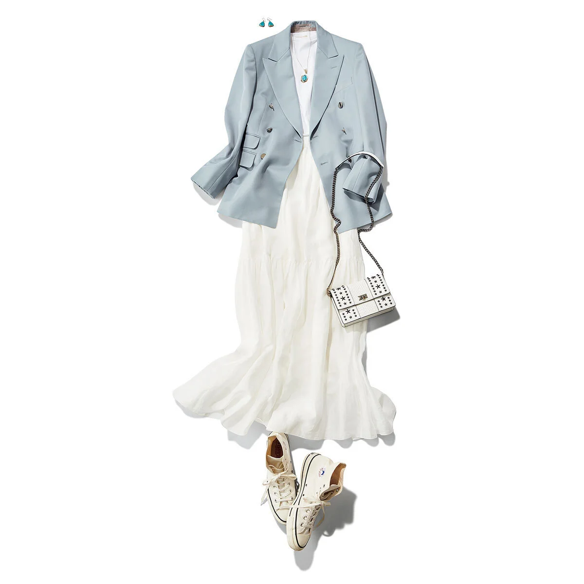 ■白スカート×サックスブルーのジャケットコーデ