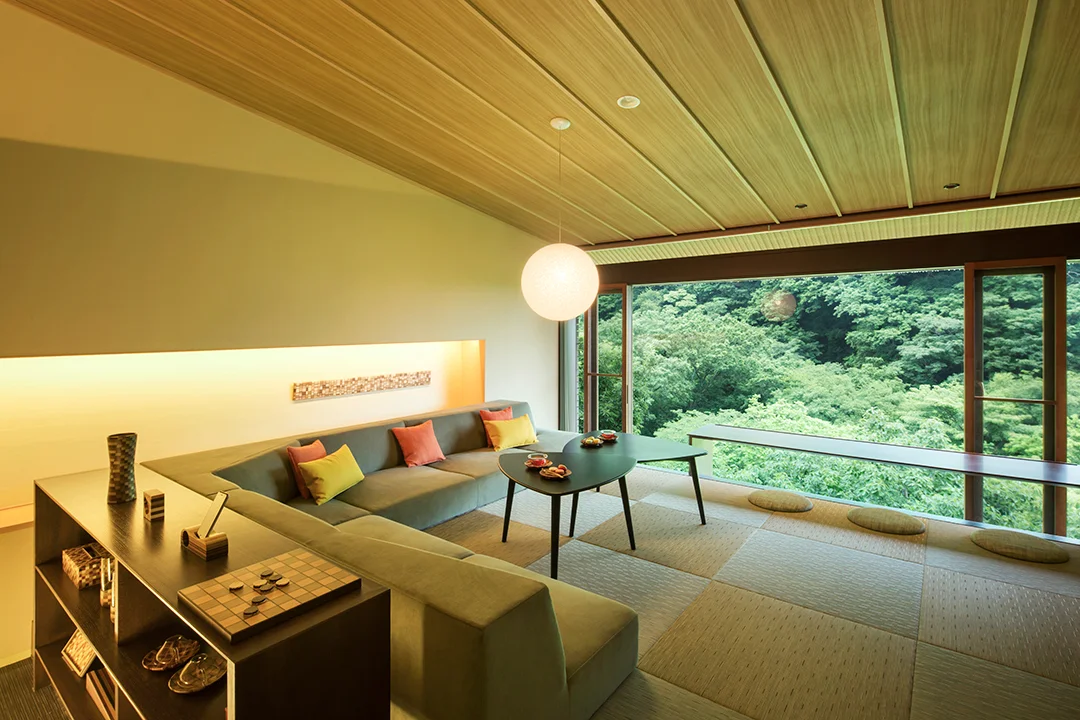 界 箱根「箱根寄木の間　清流リビング付き客室」