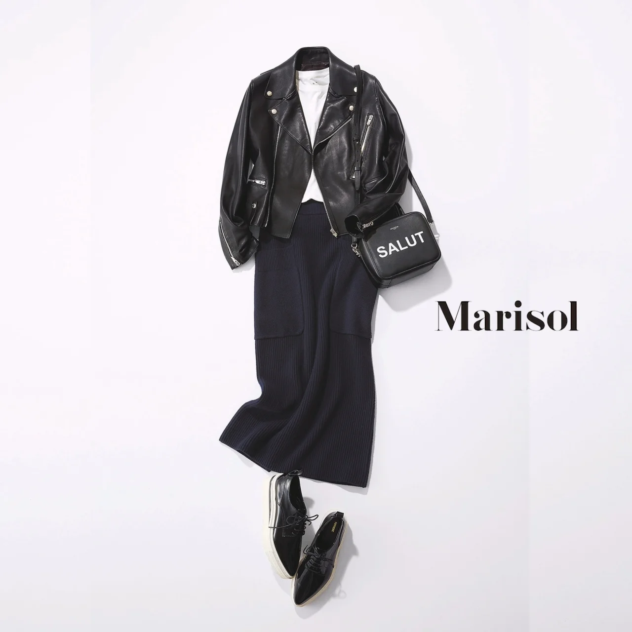40代ファッション 黒レザーブルゾン×ネイビータイトスカートコーデ