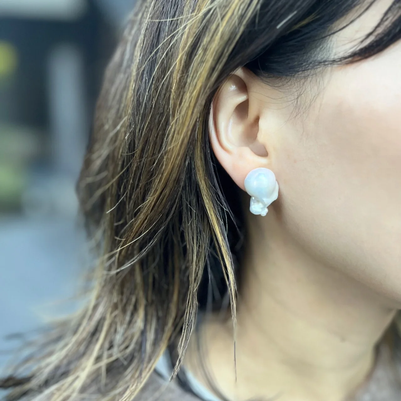 ジューカトルの淡水パールイヤリング