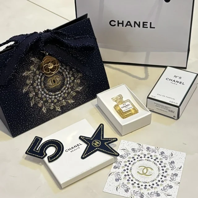 来場者プレゼントは豪華！香水ミニボトル