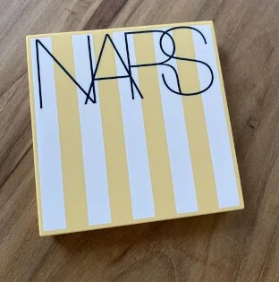 NARSの限定ホットエスケープチークパレット